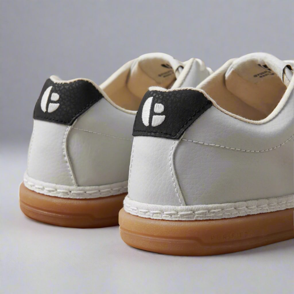 Hevea - White / Gum